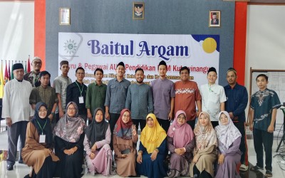 14 Guru & Karyawan SMK MuhiKu Laksanakan Baitul Arqam di PCM Kutowinangun